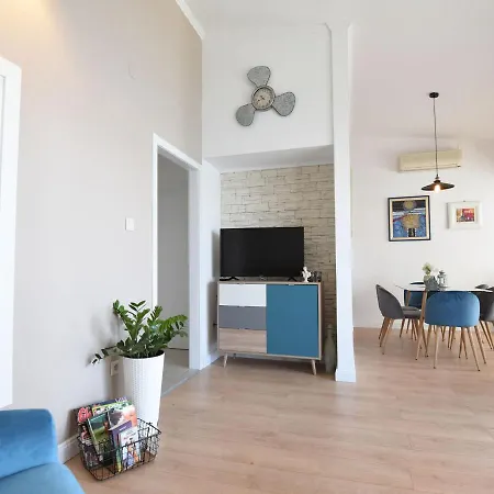 Scenic In With Terrace Appartement *