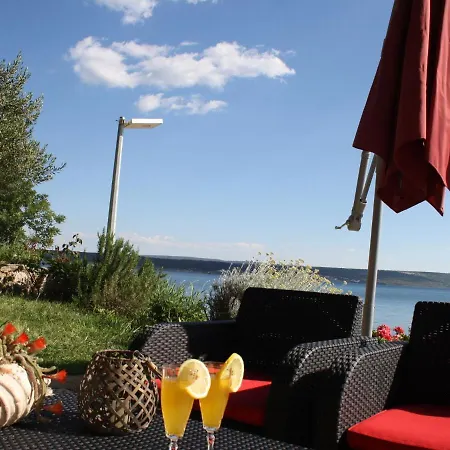 Scenic In With Terrace * Maslenica